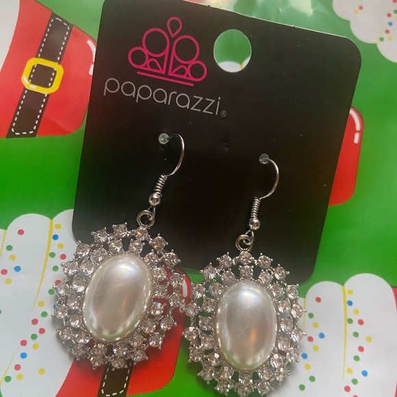 π 2/$8 Mega Movie Star White Earrings